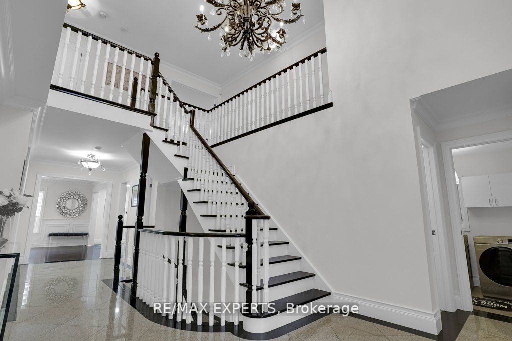 122 Hammerstone Cres