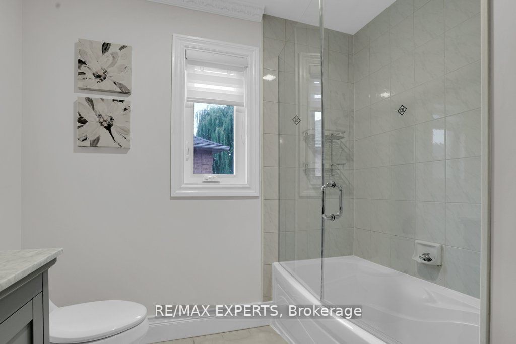 122 Hammerstone Cres