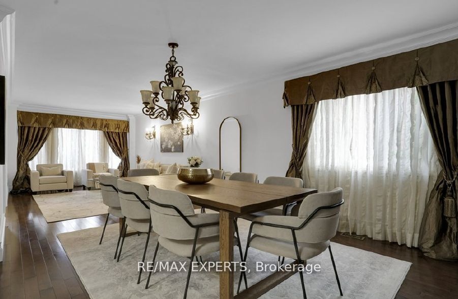 122 Hammerstone Cres