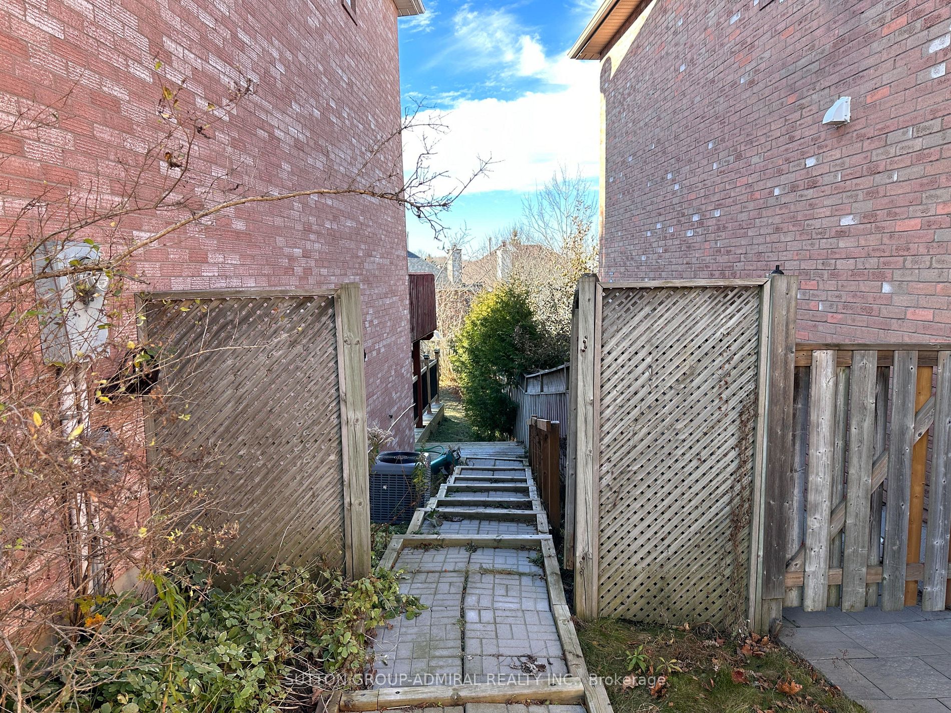 47 Chiswick Cres