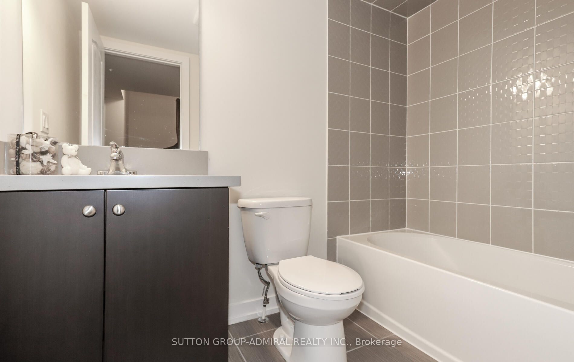 2 Westmeath Lane, #2108