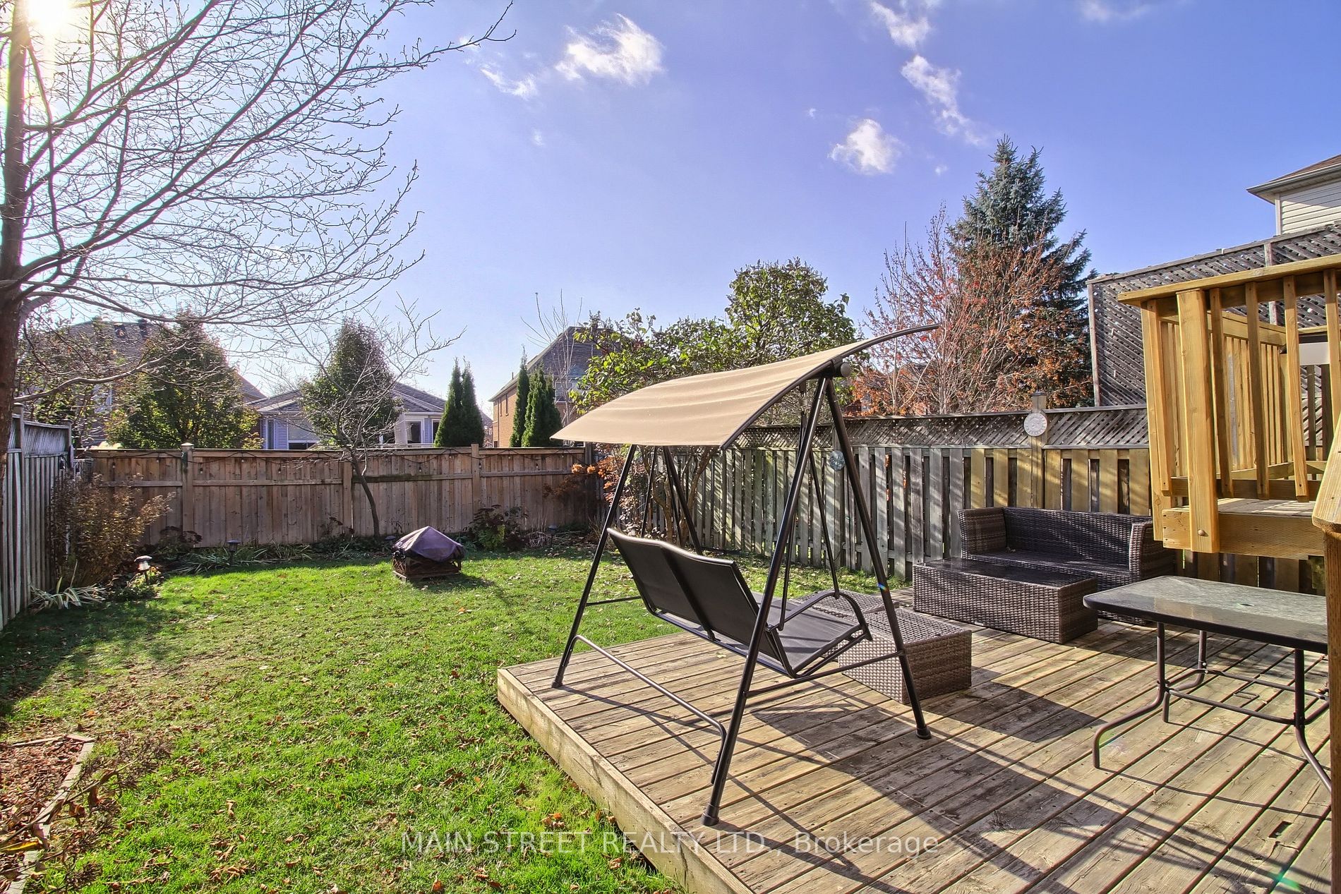 504 Heddle Cres