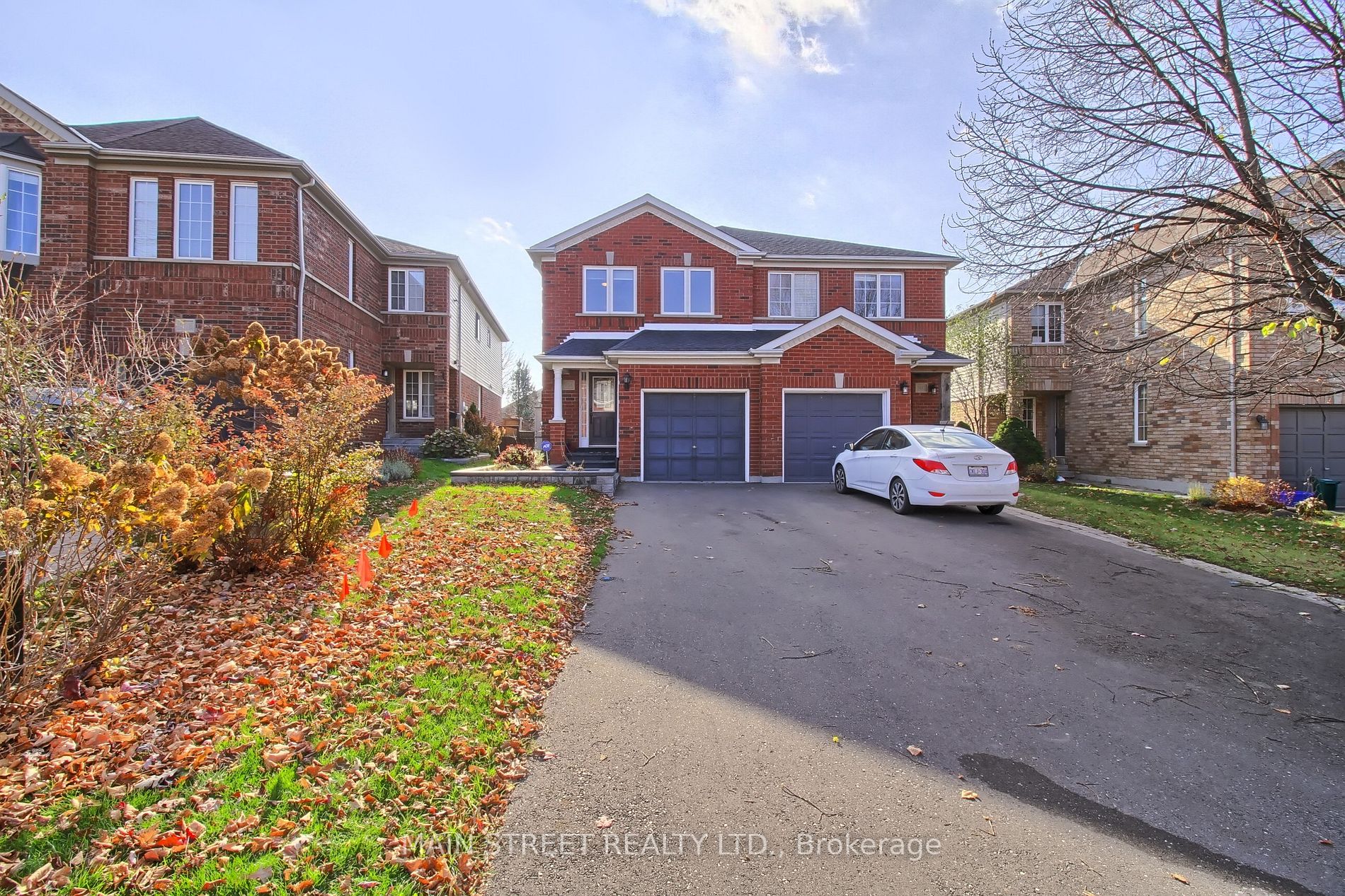 504 Heddle Cres
