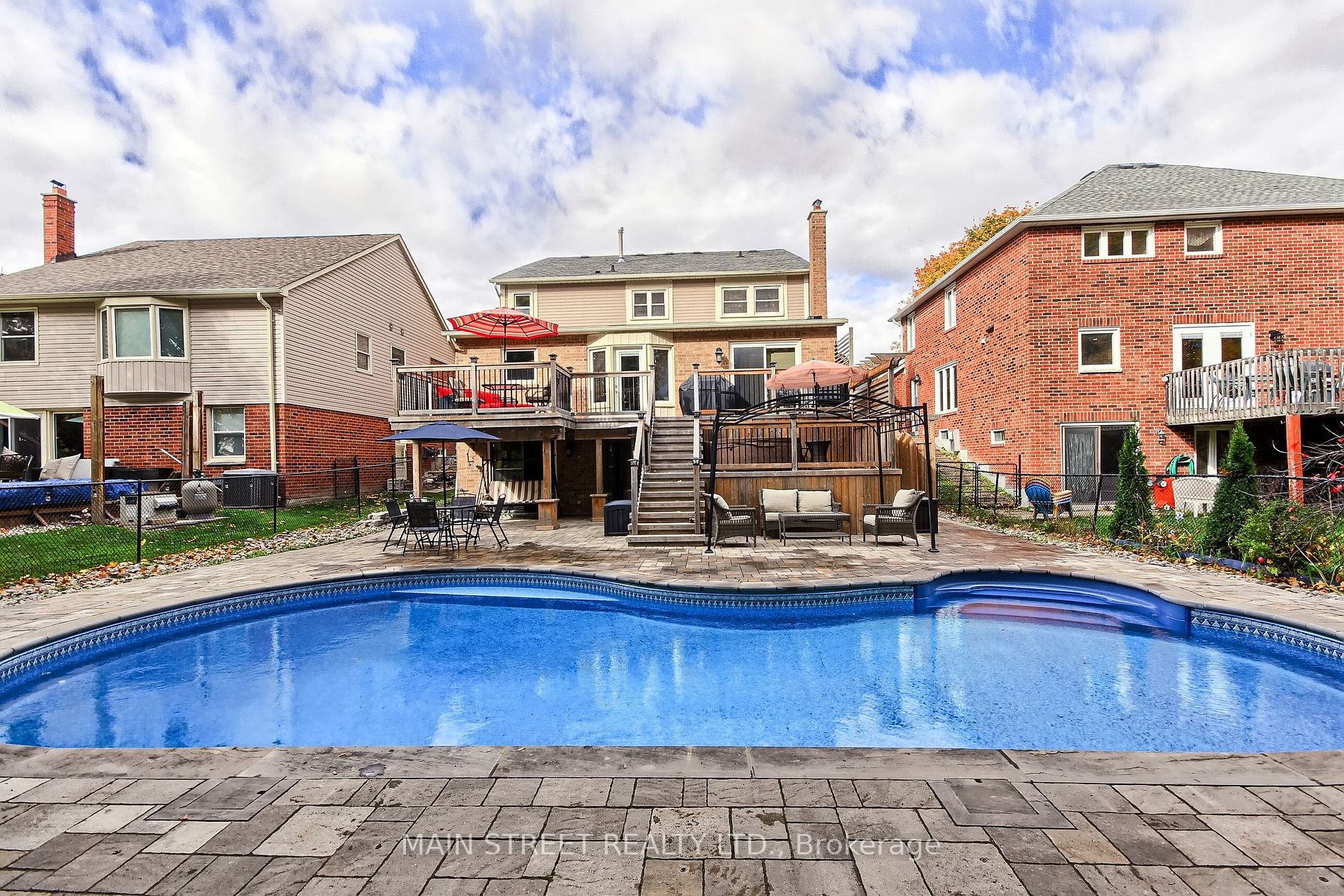 104 Peevers Cres