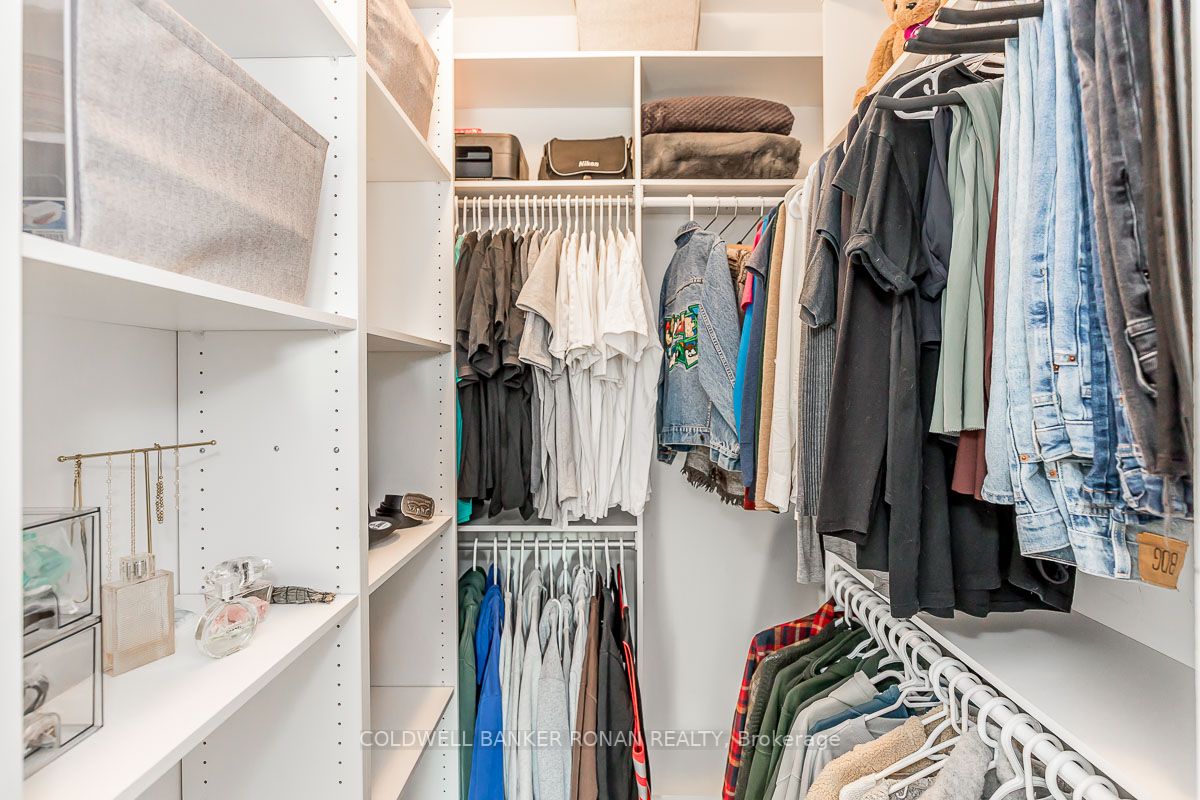 64 Queen St S, #508