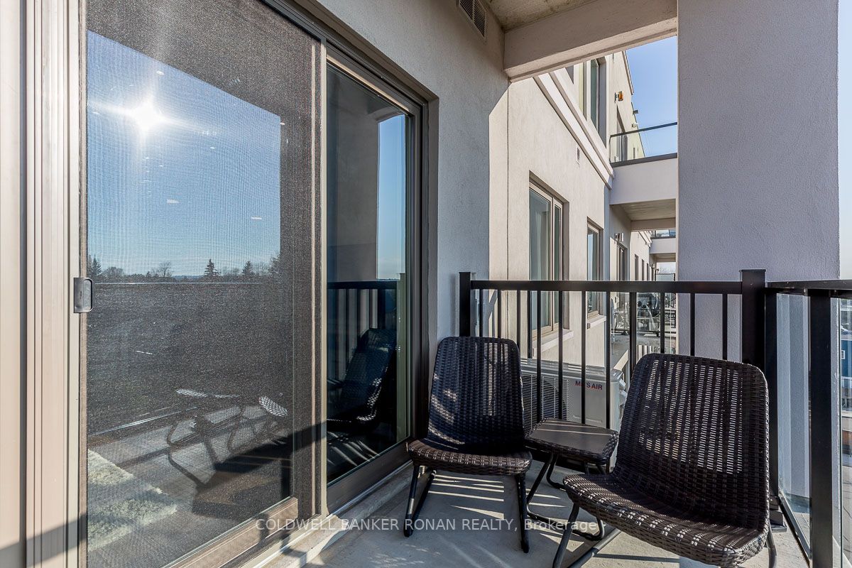 64 Queen St S, #508