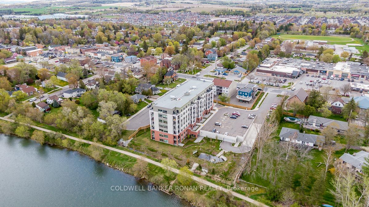 64 Queen St S, #508