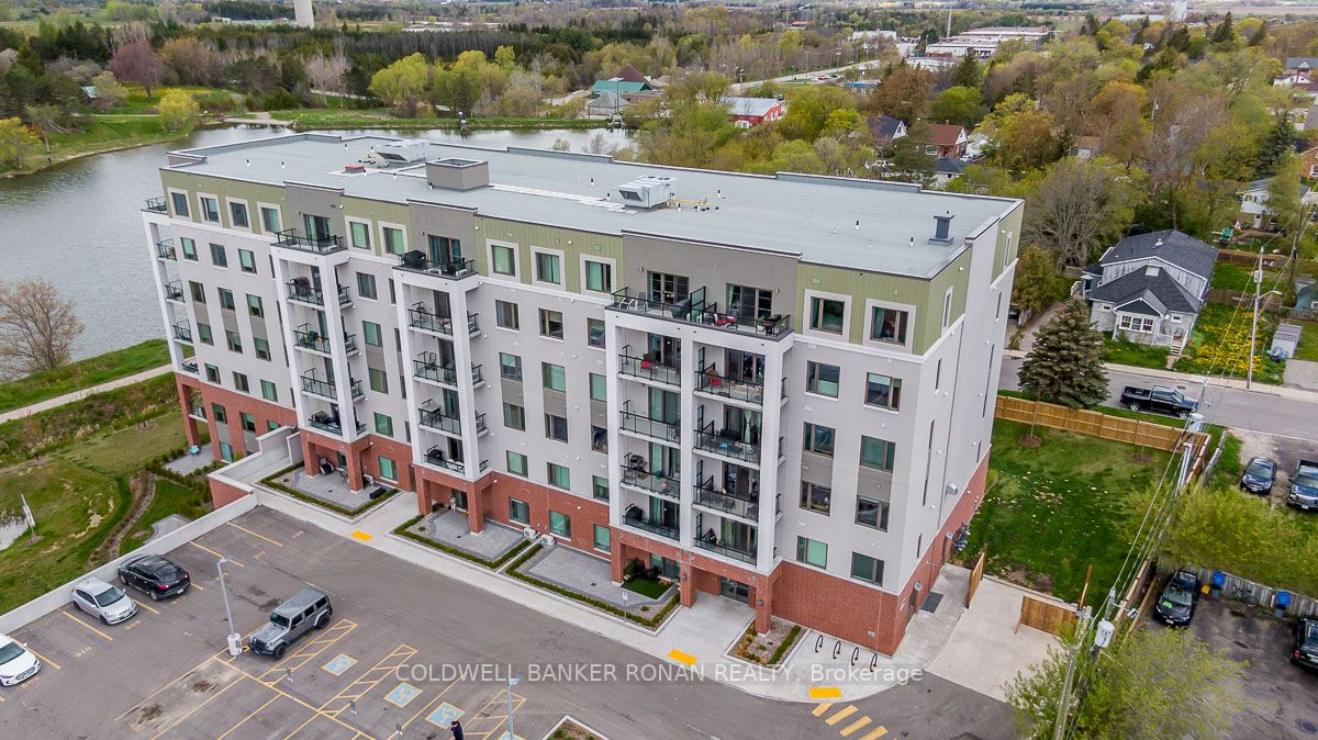 64 Queen St S, #508