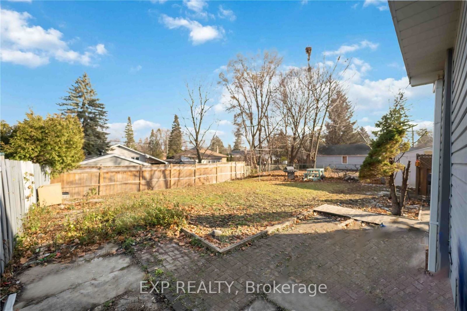 11 Webster Dr