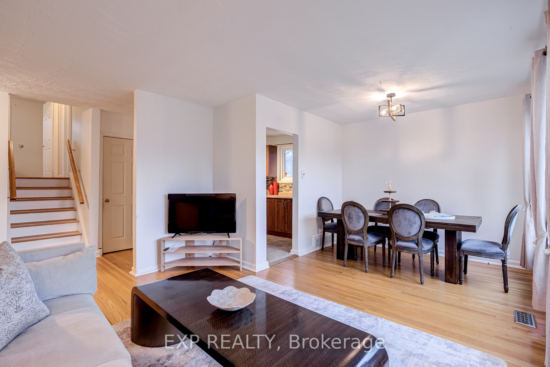 11 Webster Dr