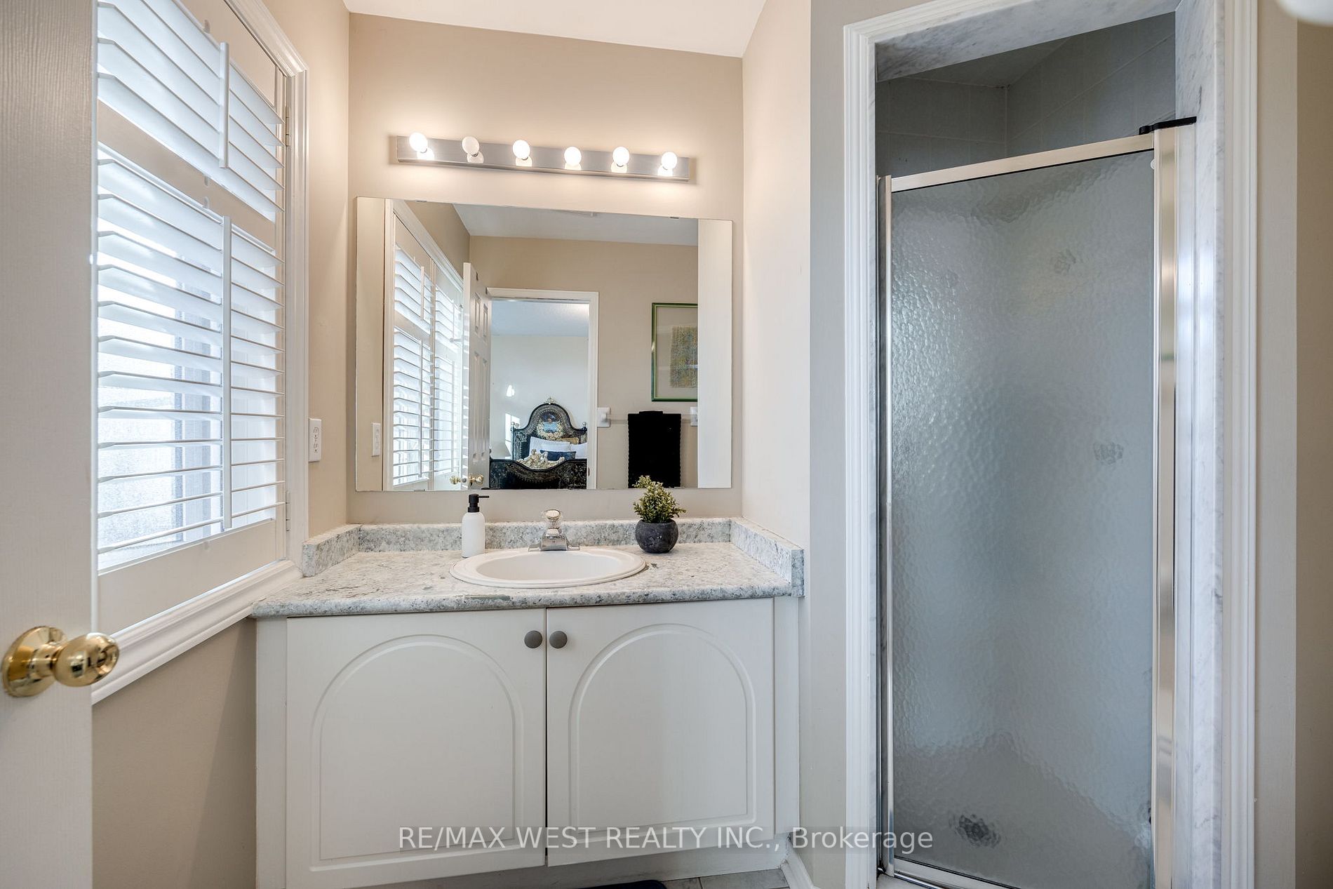 15 Mosaics Ave, #15