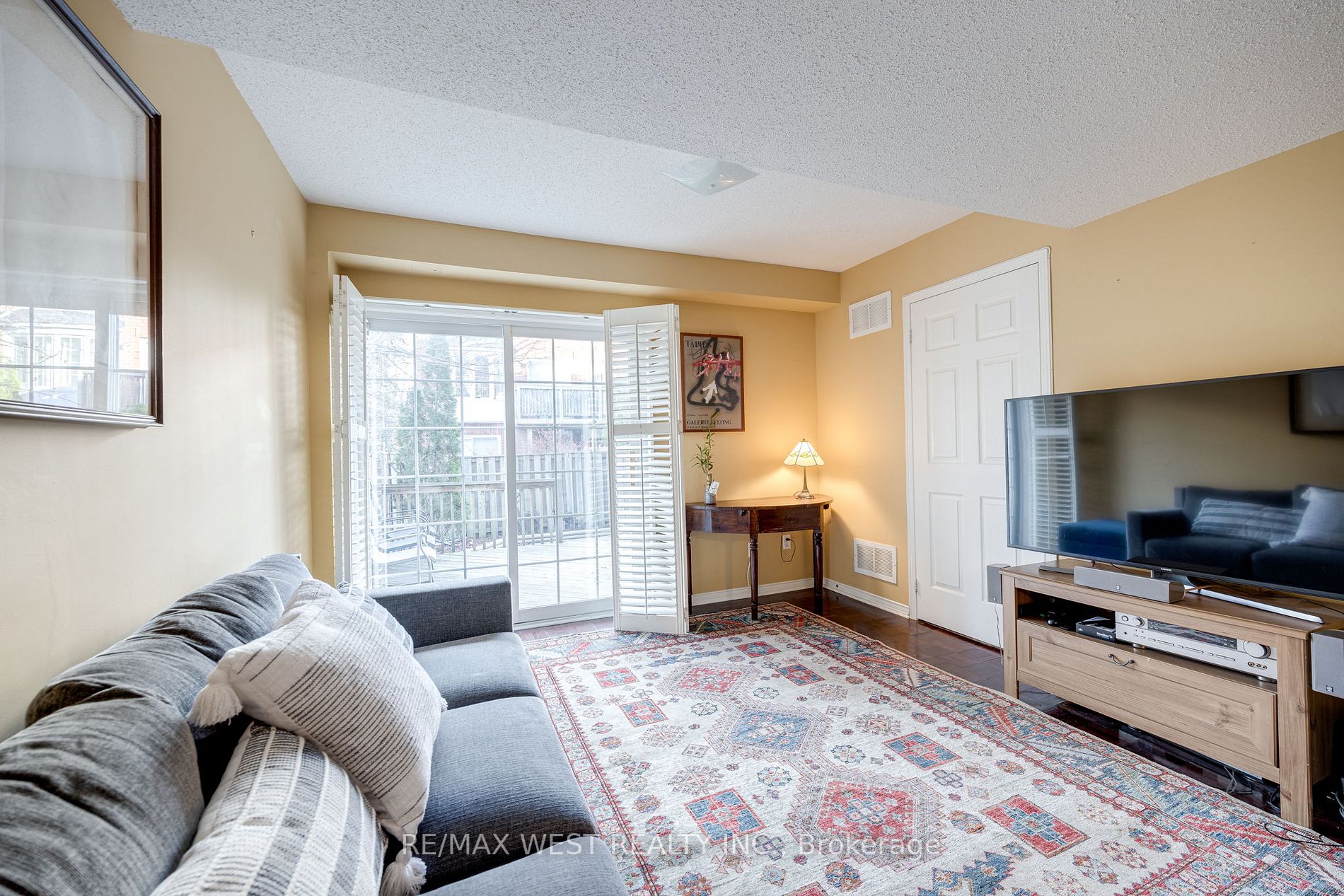 15 Mosaics Ave, #15