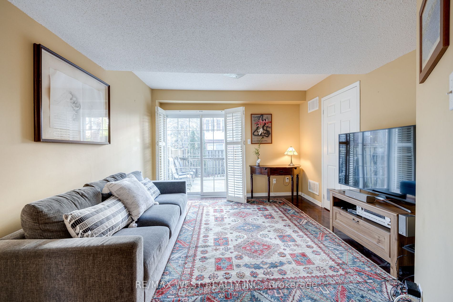 15 Mosaics Ave, #15
