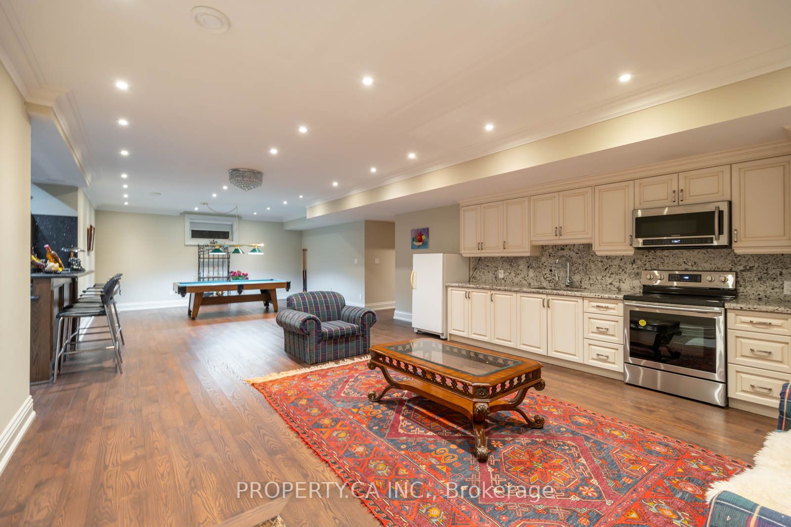 109 Oxford St