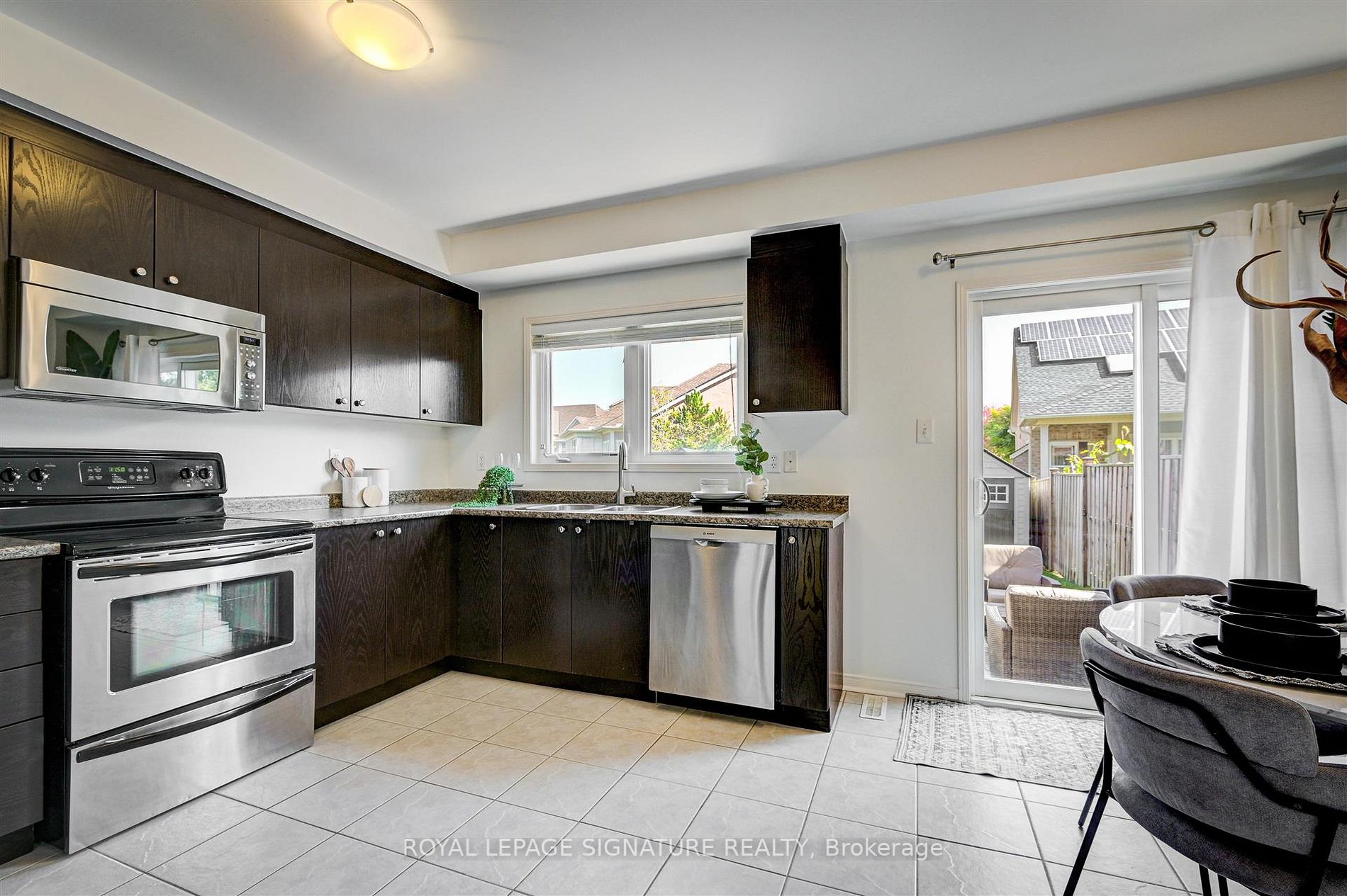 100 Expedition Cres