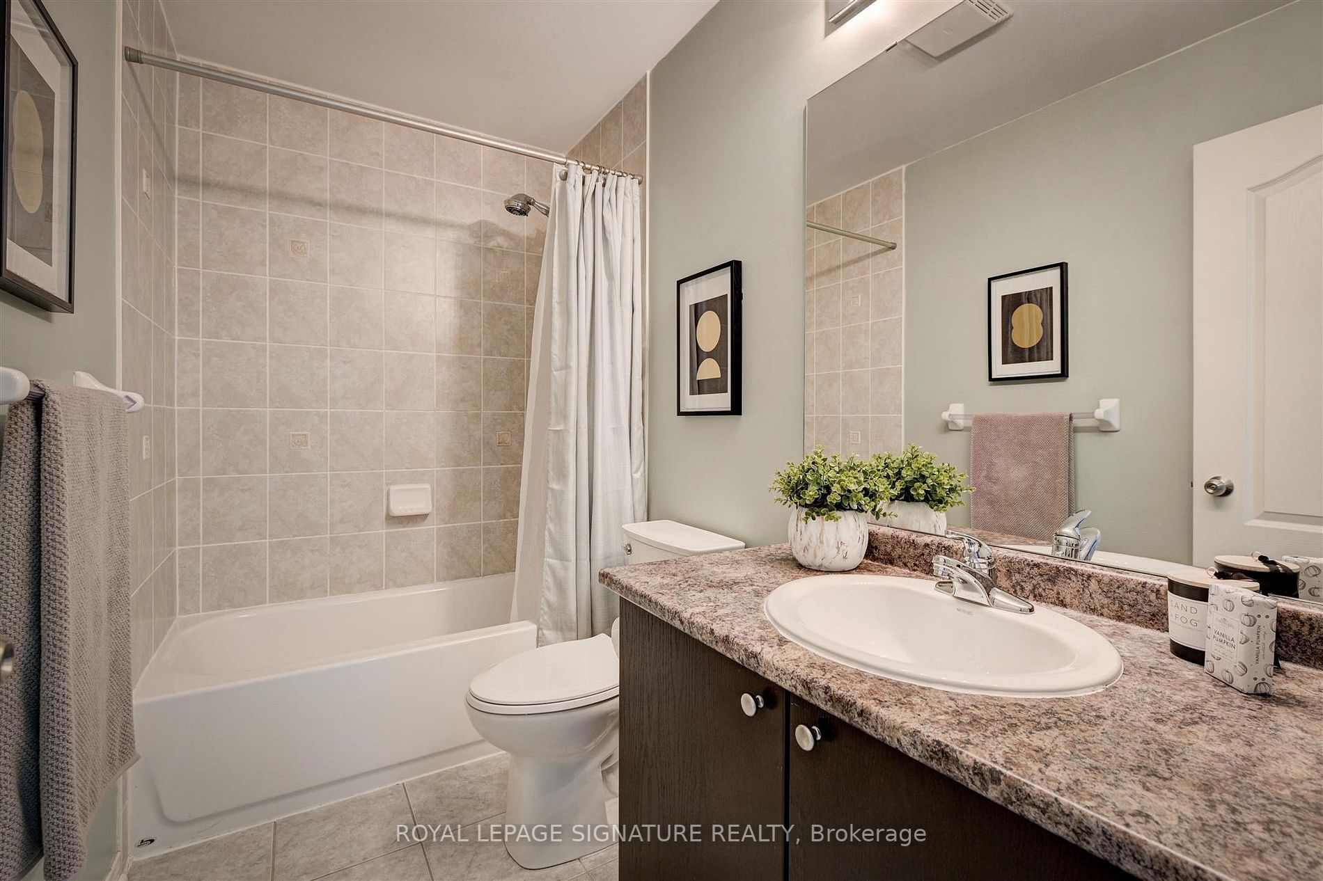 100 Expedition Cres
