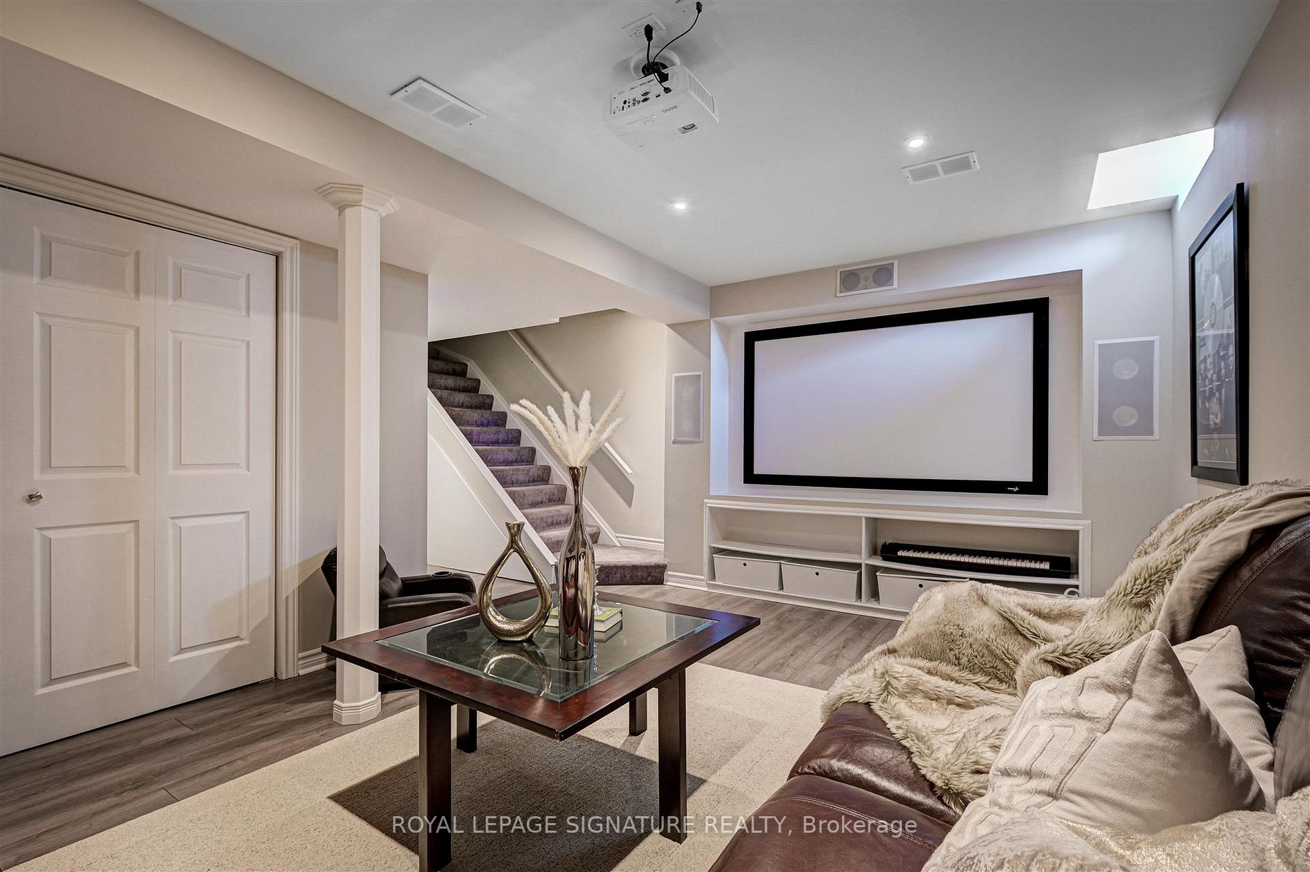 100 Expedition Cres