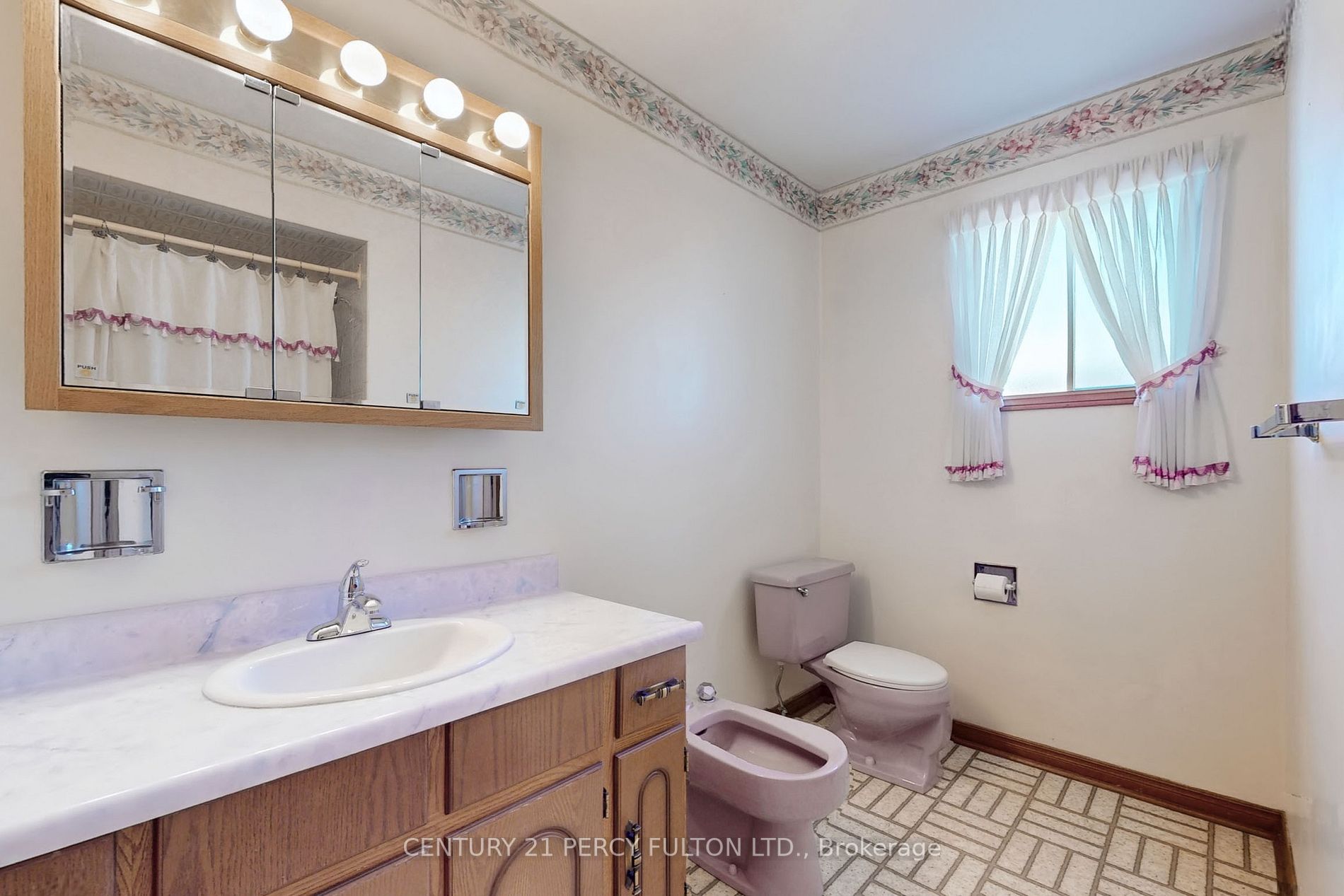 26 Risebrough Crct