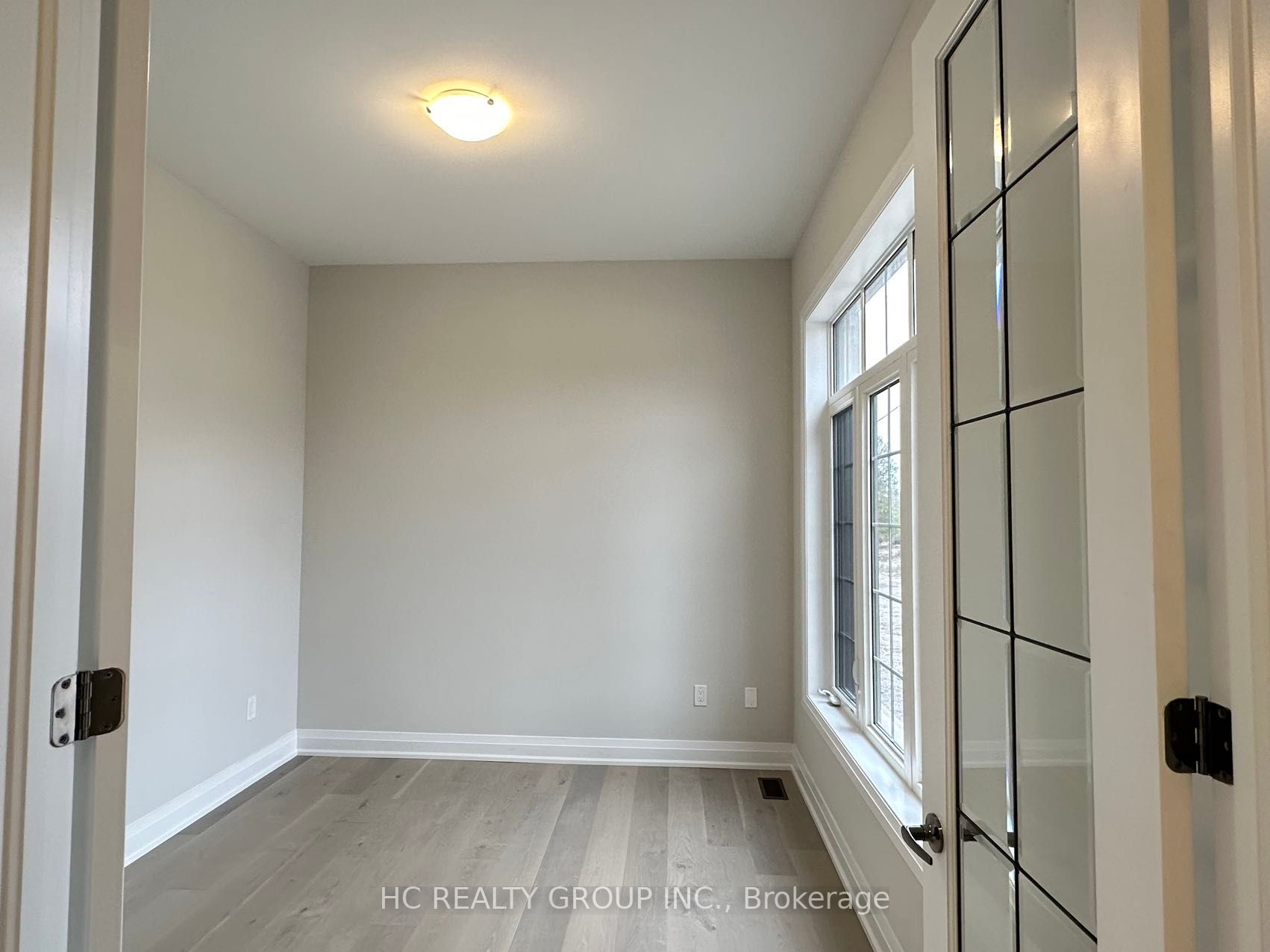 37 Dennis Reed Crt