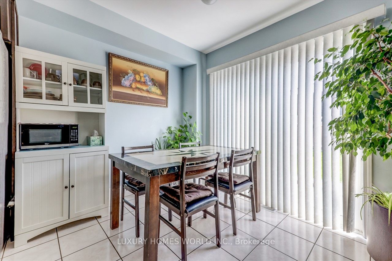 61 Richardson Cres