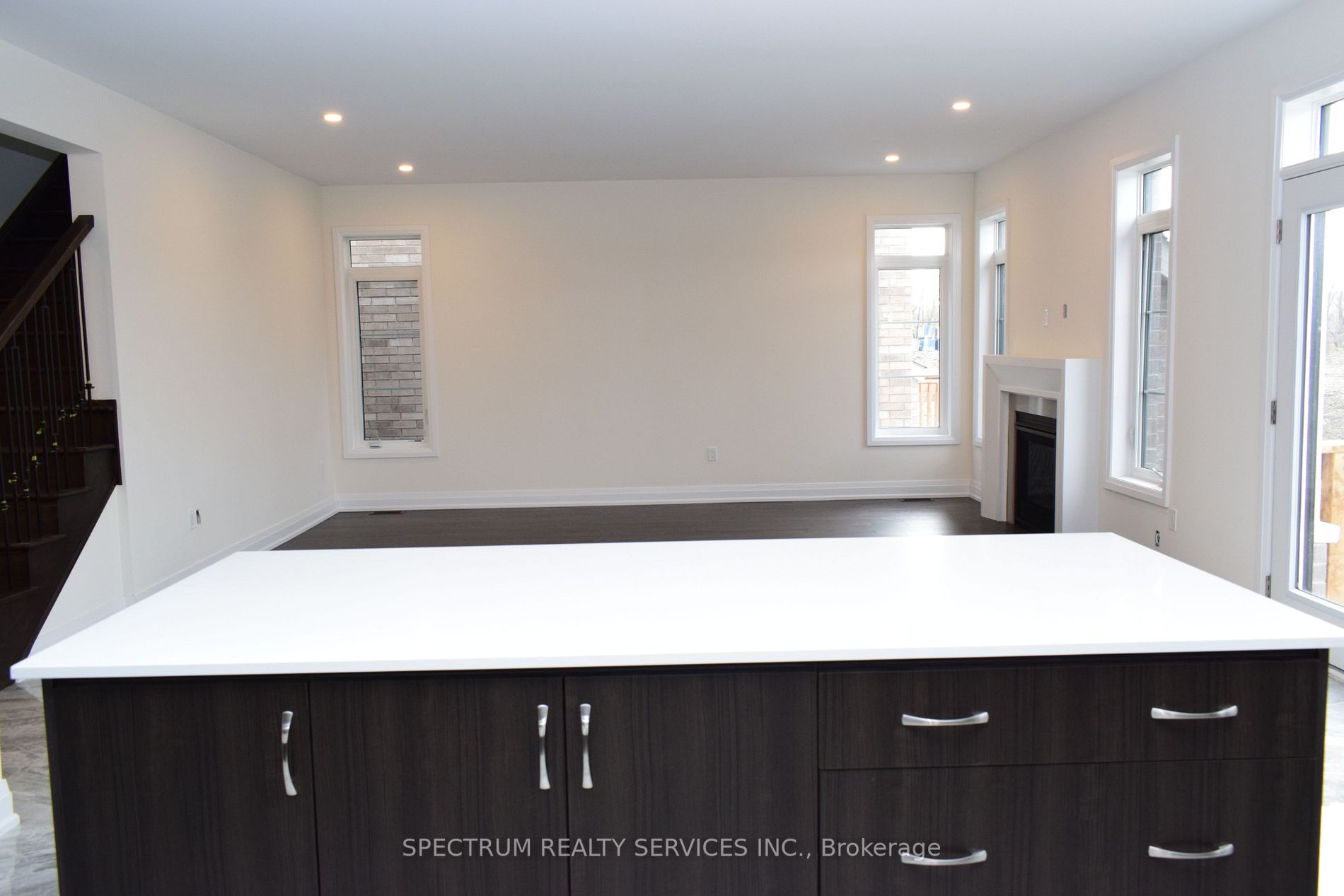 146 Jonkman Blvd