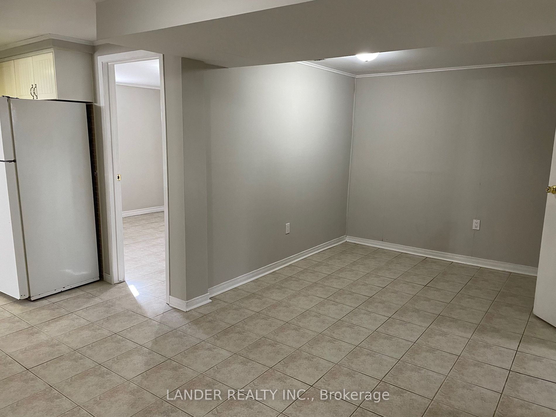 216 Currey Cres