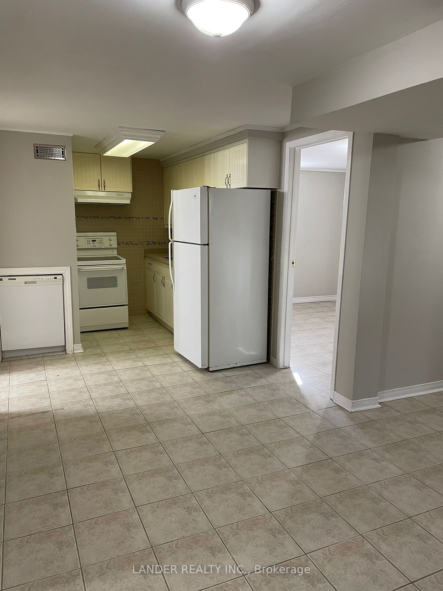 216 Currey Cres