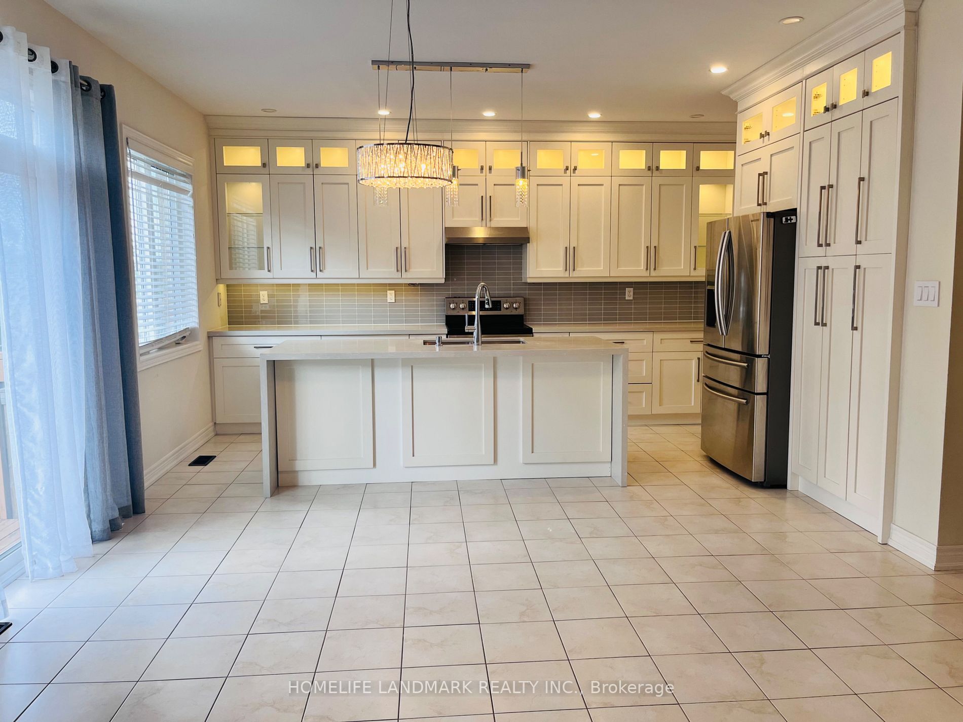 1205 Blencowe Cres