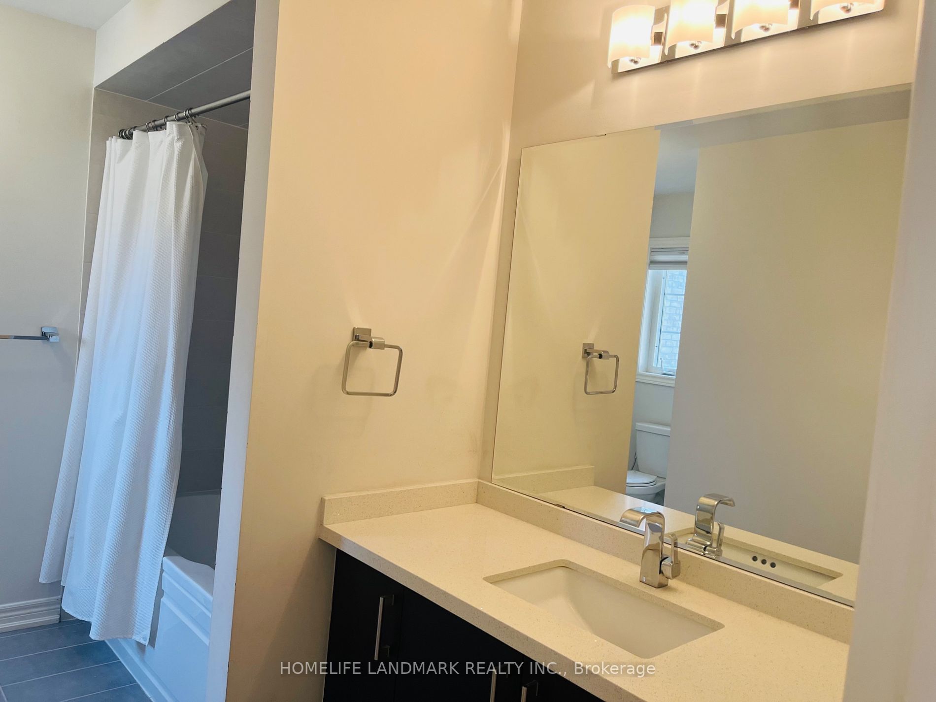 1205 Blencowe Cres