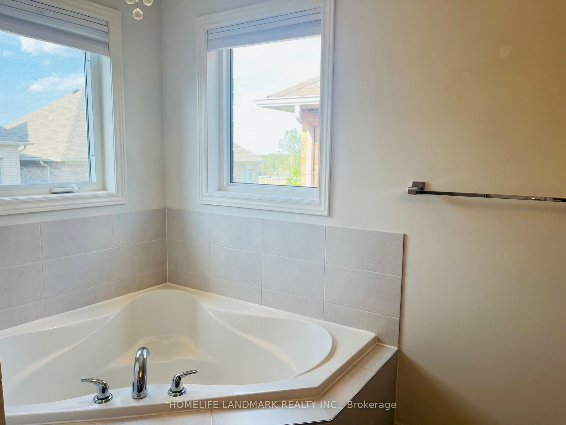 1205 Blencowe Cres
