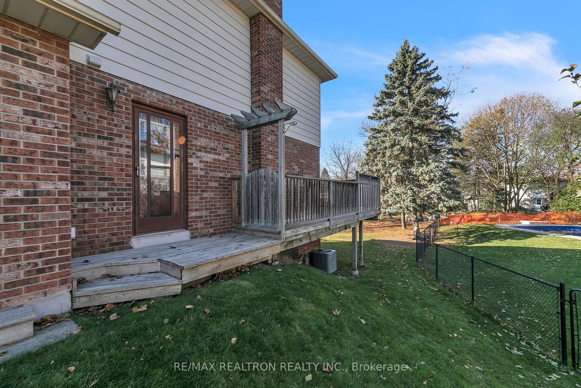 15 Illingworth Crt