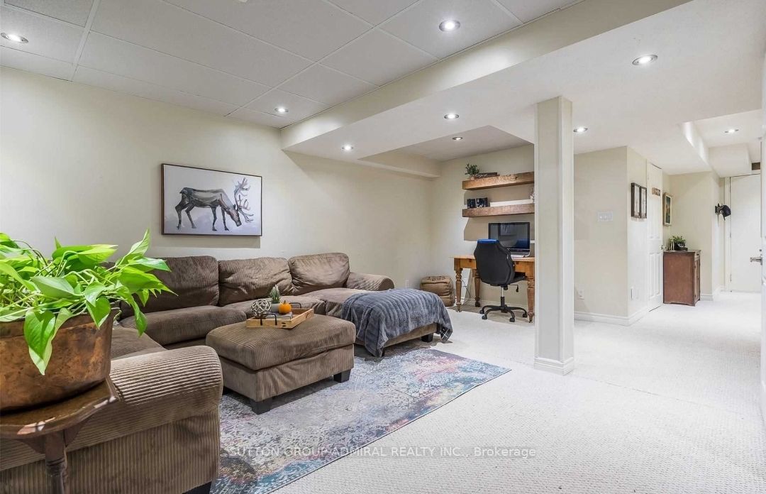 20 Cape Breton Crt