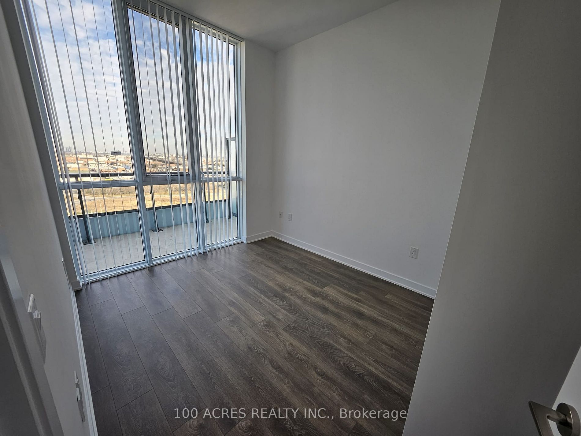 60 Honeycrisp Cres, #1612