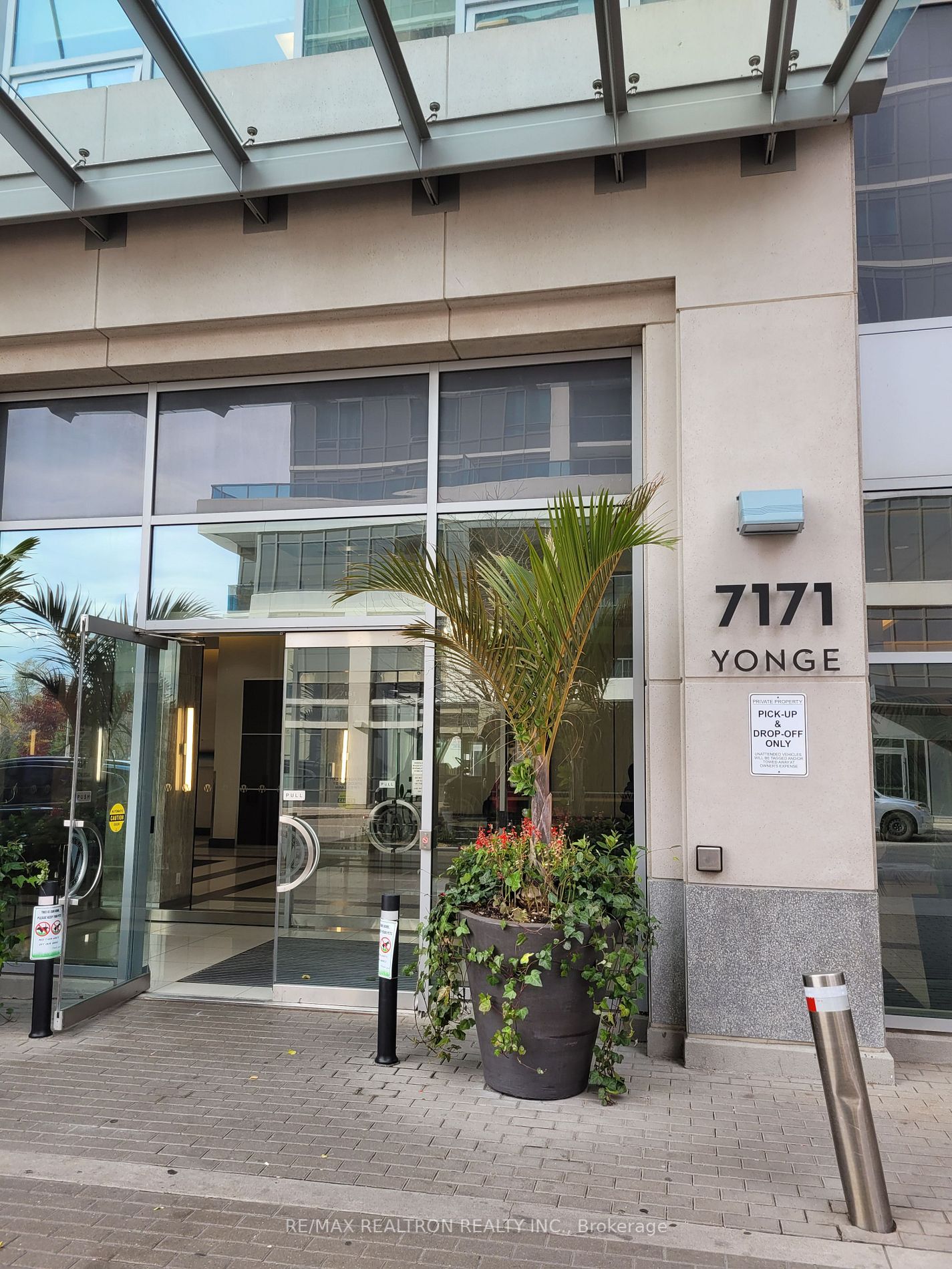 7163 Yonge St, #134