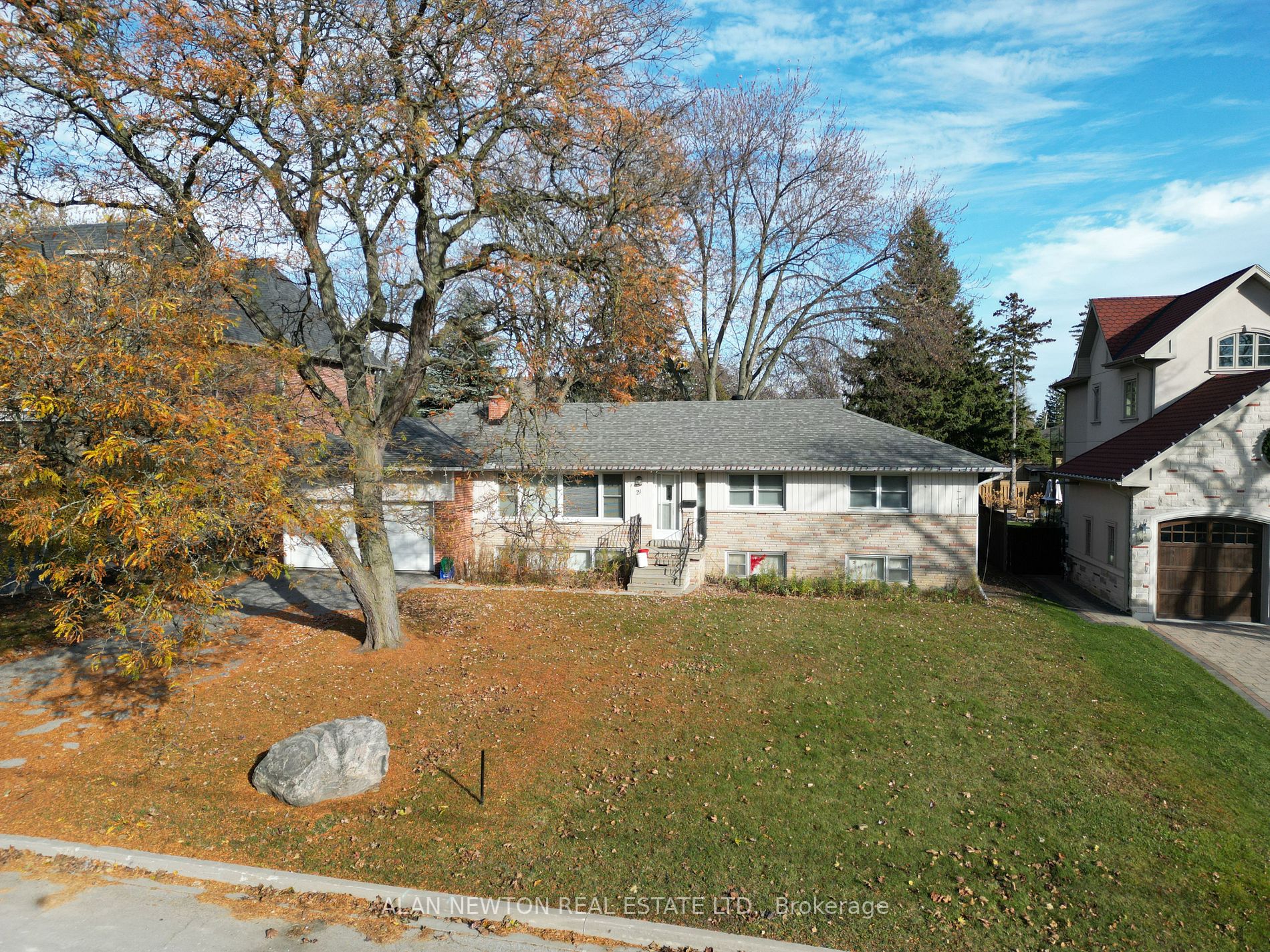 21 Vistaview Blvd