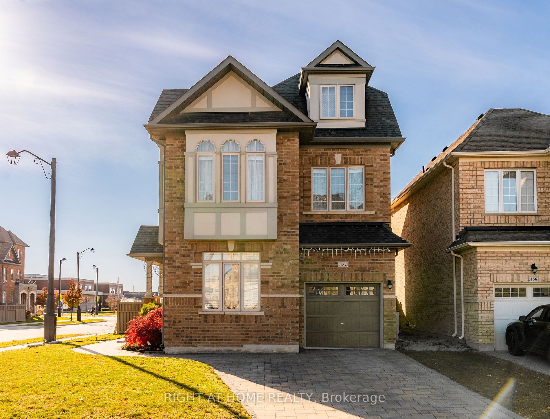 152 Pelee Ave