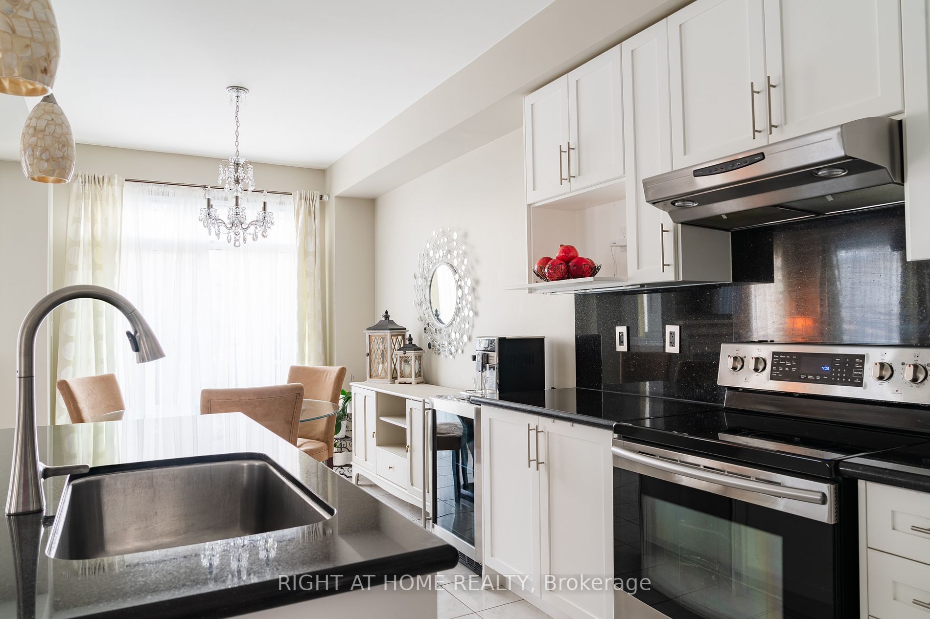 152 Pelee Ave