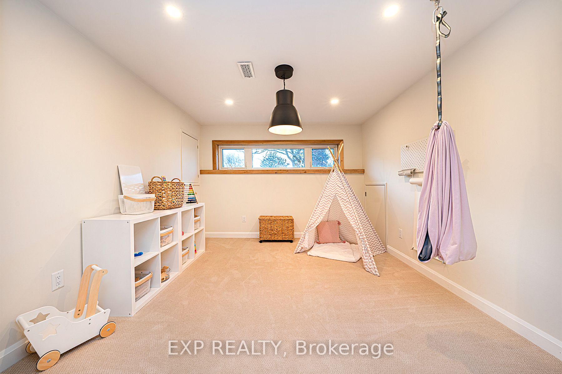 140 Valleyview Cres