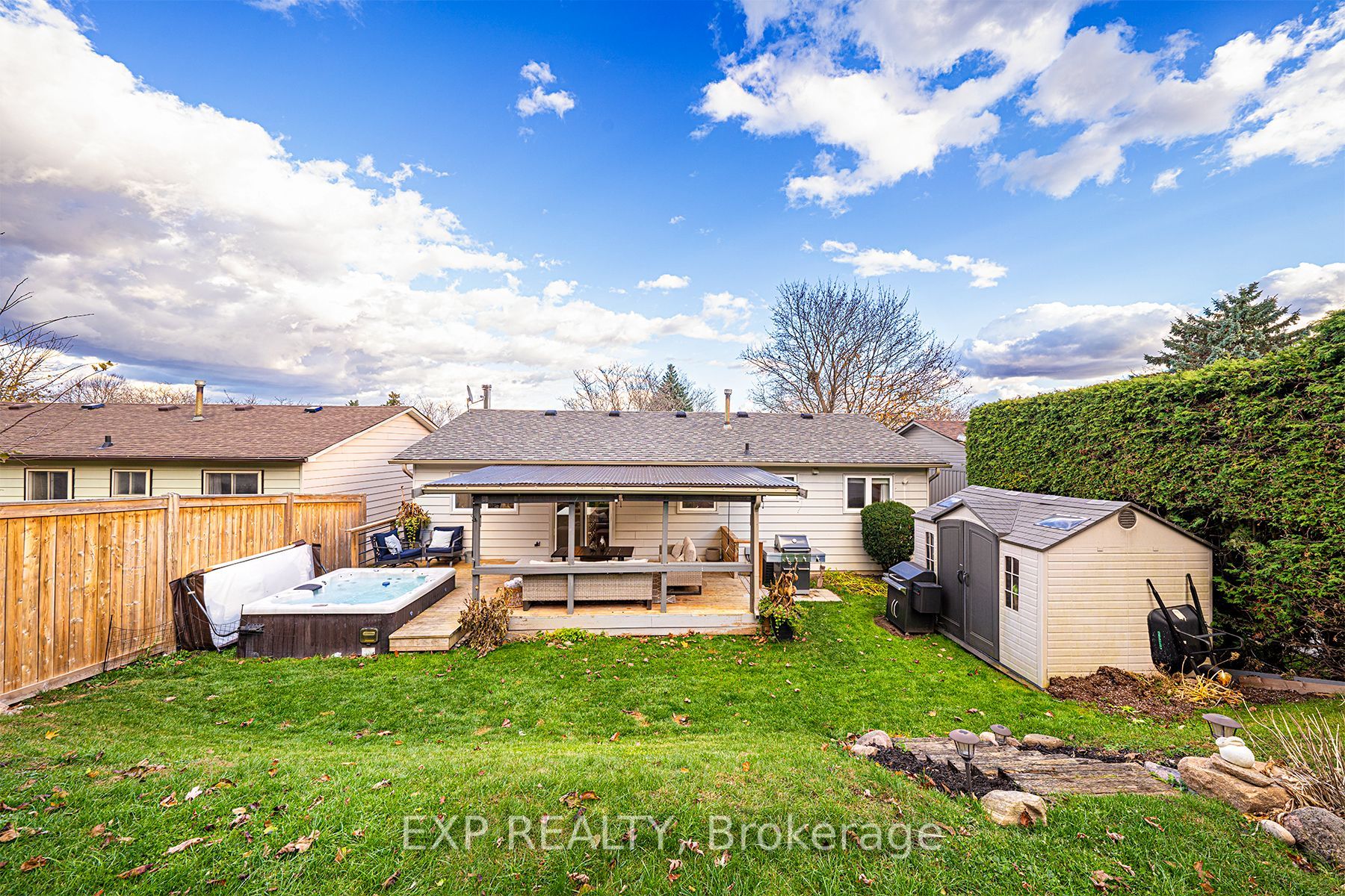140 Valleyview Cres