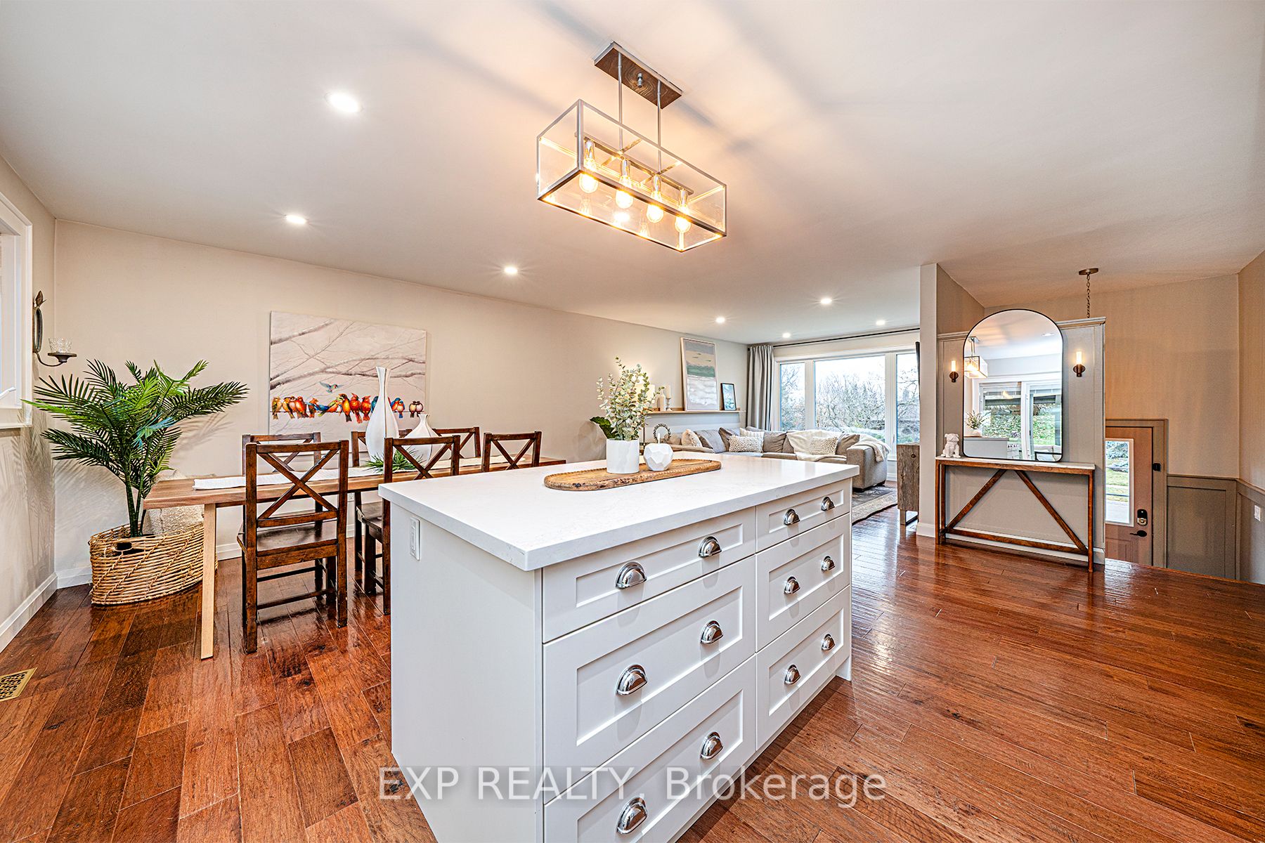 140 Valleyview Cres