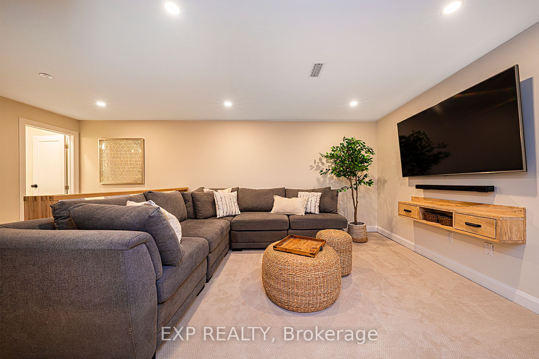 140 Valleyview Cres