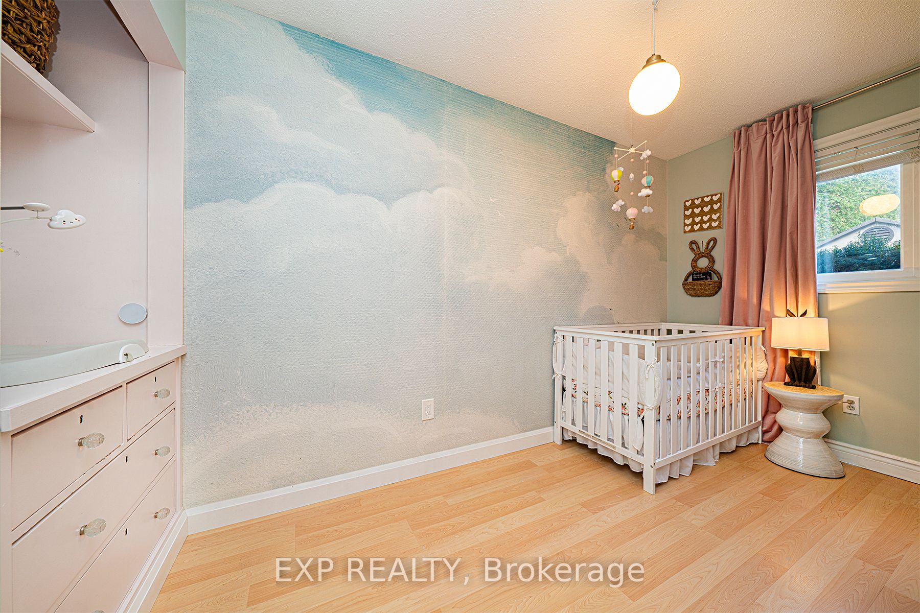 140 Valleyview Cres