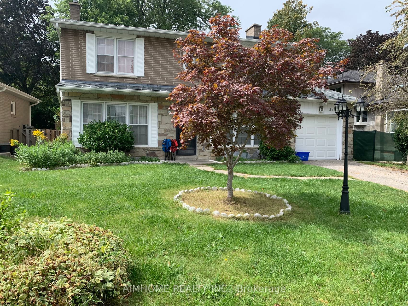 34 Henderson Ave