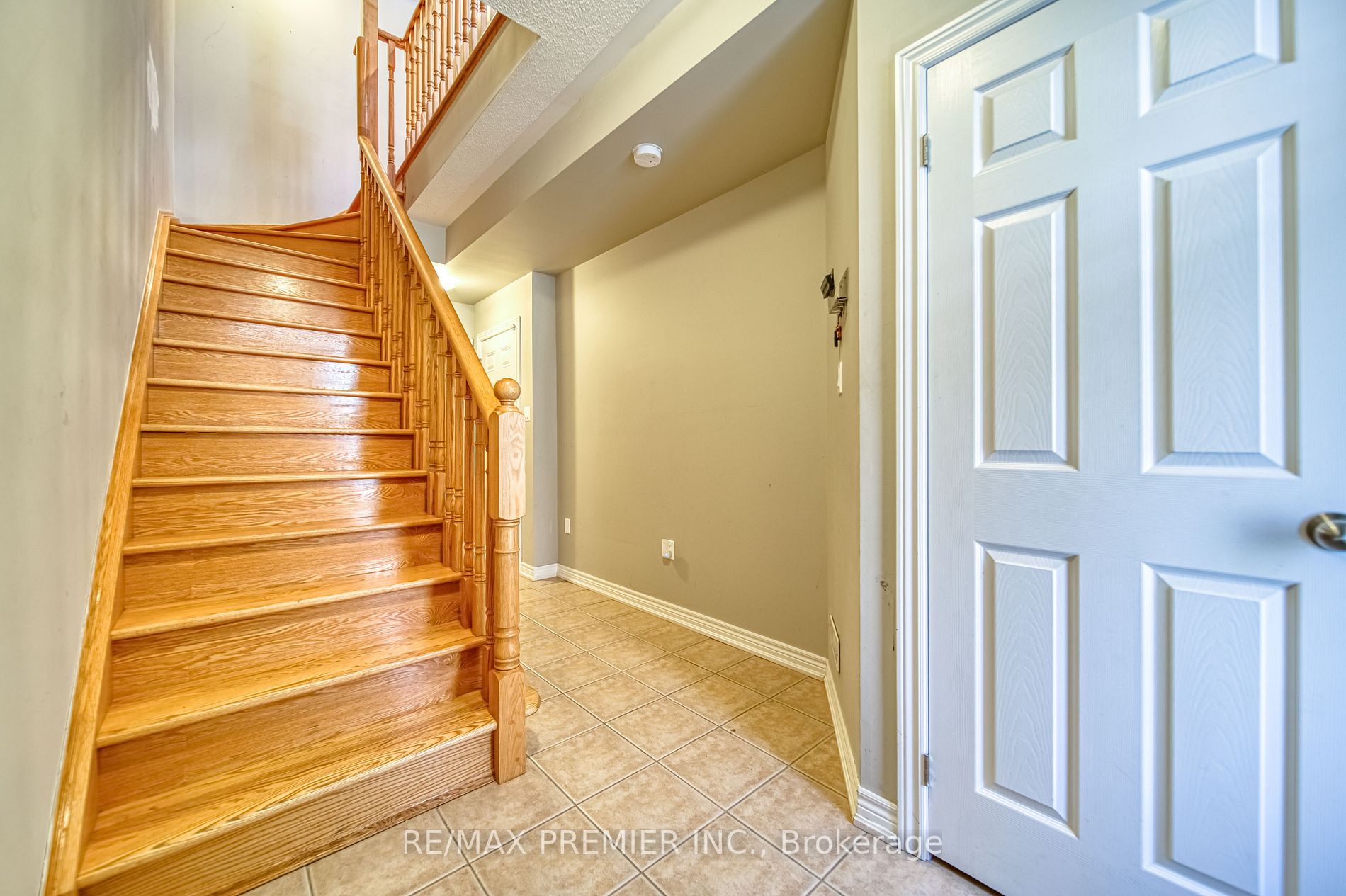 151 Silverwood Ave, #8