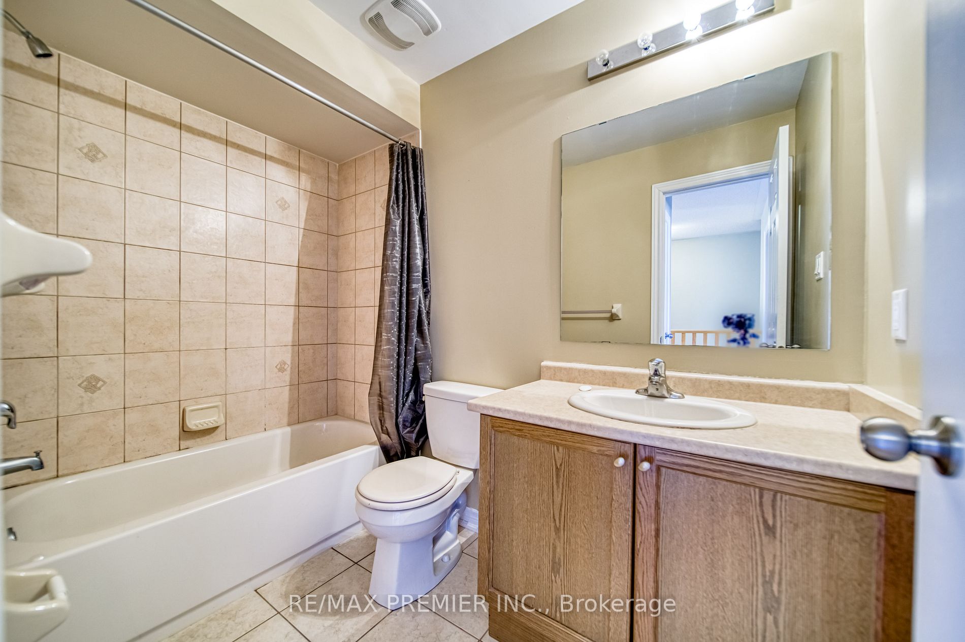 151 Silverwood Ave, #8