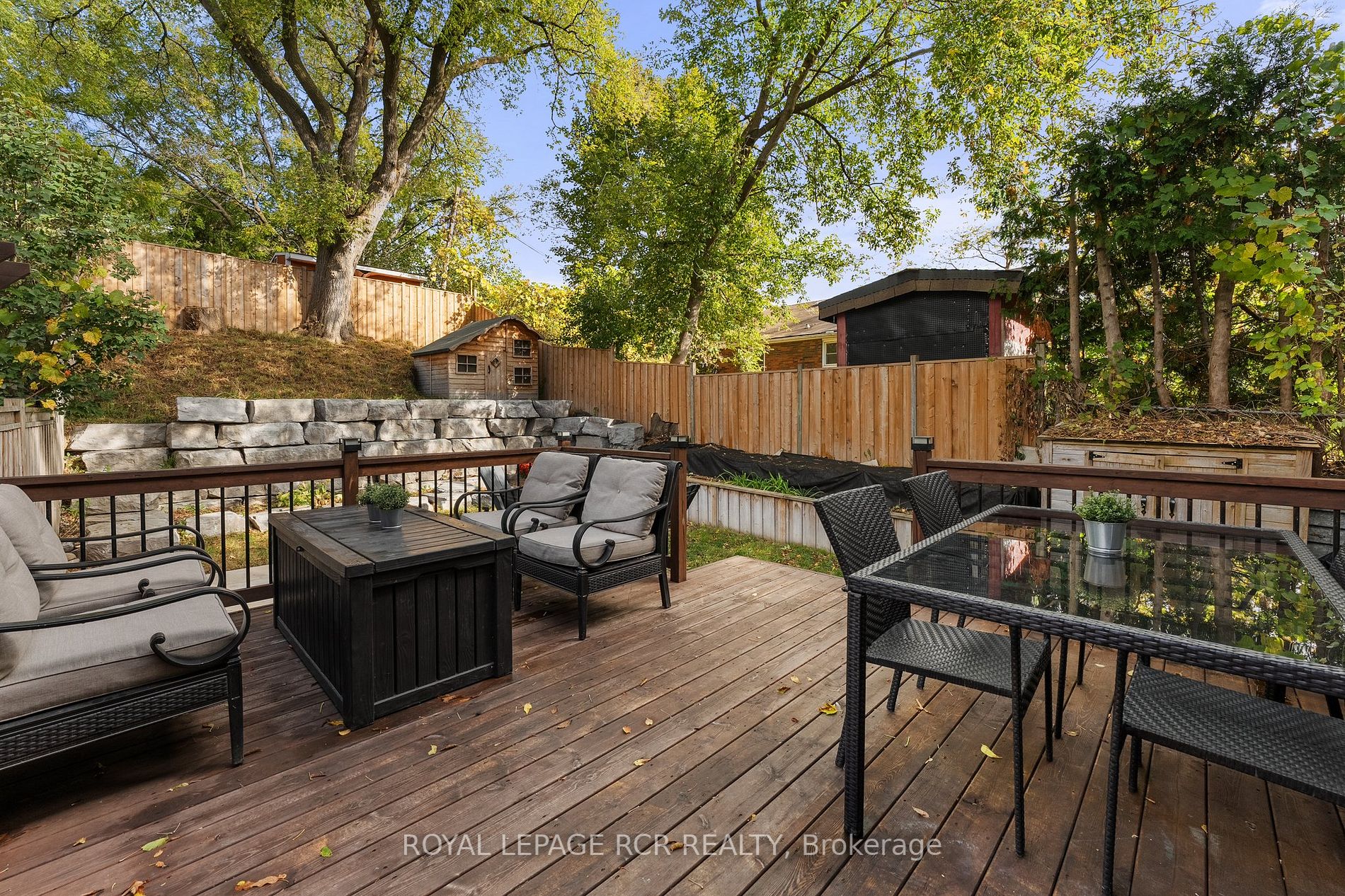 325 Amelia St