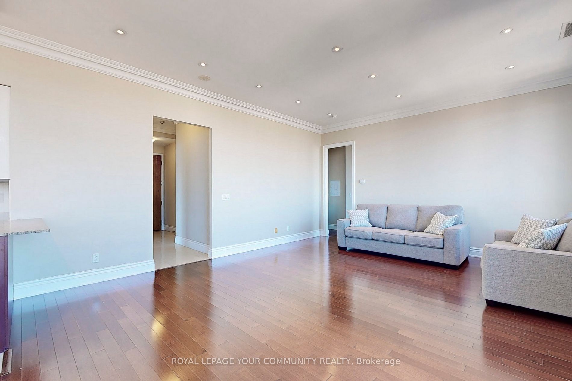 39 Galleria Pkwy, #Uph2