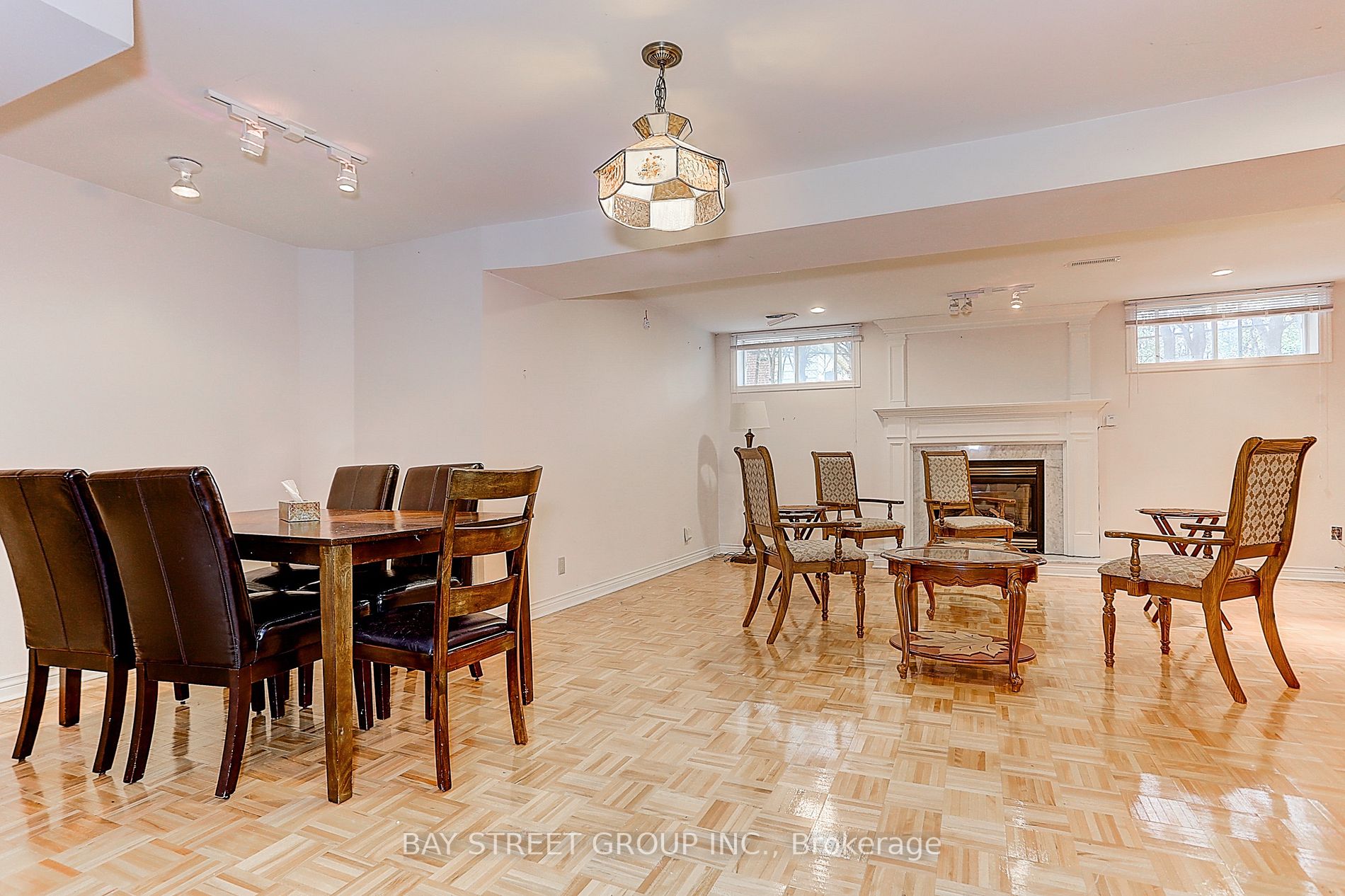 275 Elgin Mills Rd W