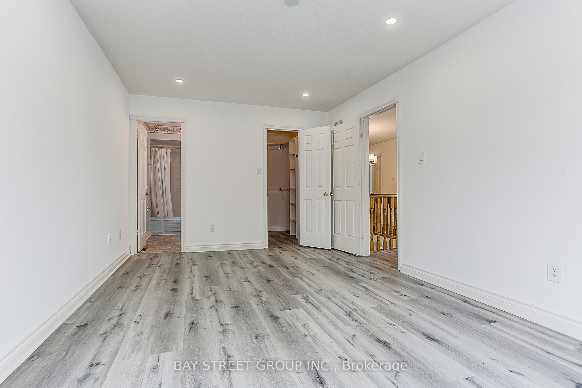 275 Elgin Mills Rd W