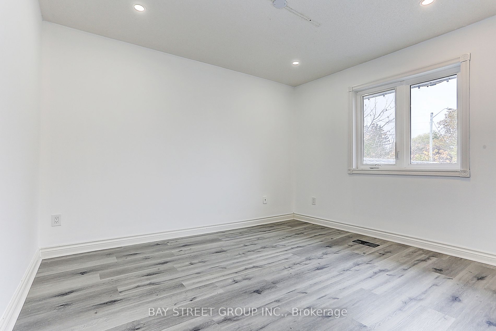 275 Elgin Mills Rd W